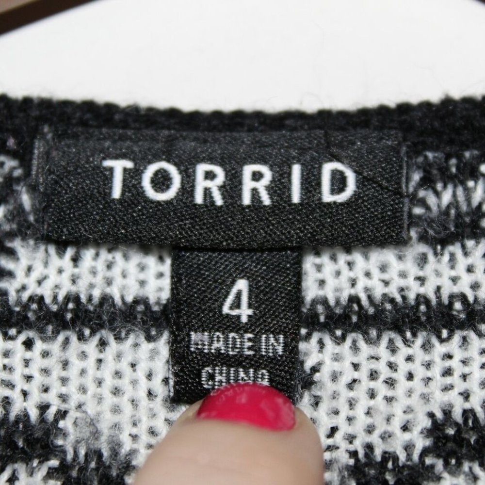 Torrid Skull Snowflake Open Front Cardigan HW9579 - Picture 4 of 8